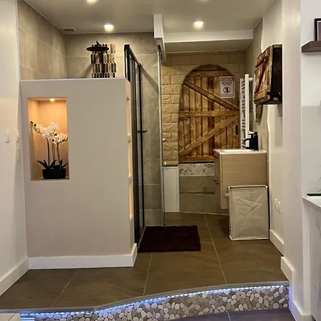 Maison Caprice, Jacuzzi Διαμέρισμα