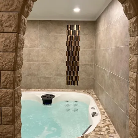 Maison Caprice, Jacuzzi Lägenhet *