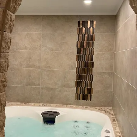 Maison Caprice, Jacuzzi